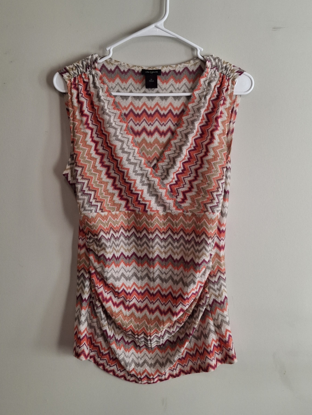 Ann Taylor Sleeveless Chevron V-Neck Cami in Multicolor Size M See Through Knit